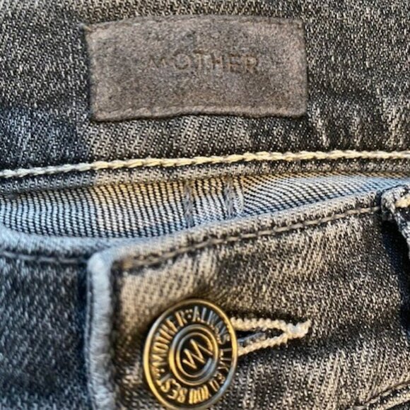 MOTHER Insider Crop Step Chew Distressed Gray Jeans Sz 24 - Picture 9 of 14